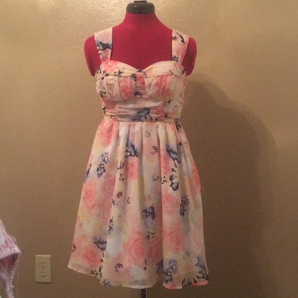 Candie's Dresses & Skirts - EUC Candies Pastel Floral Dress